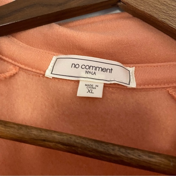 NWT Peach Fleece Butterfly Embroidered Sweatshirt XL - Picture 4 of 6